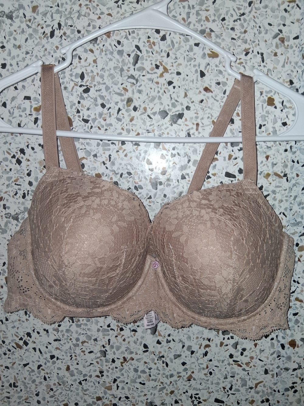 Women's Victoria's Secret Bra Lace Size 38D Beige Padded With Wires